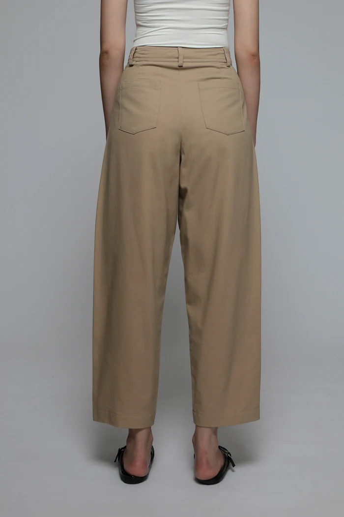 Beige Tome - Image 4