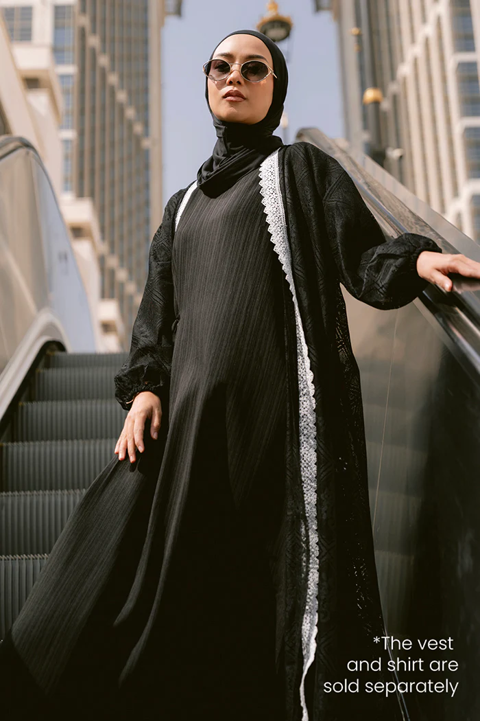 Black Amaria - Image 3