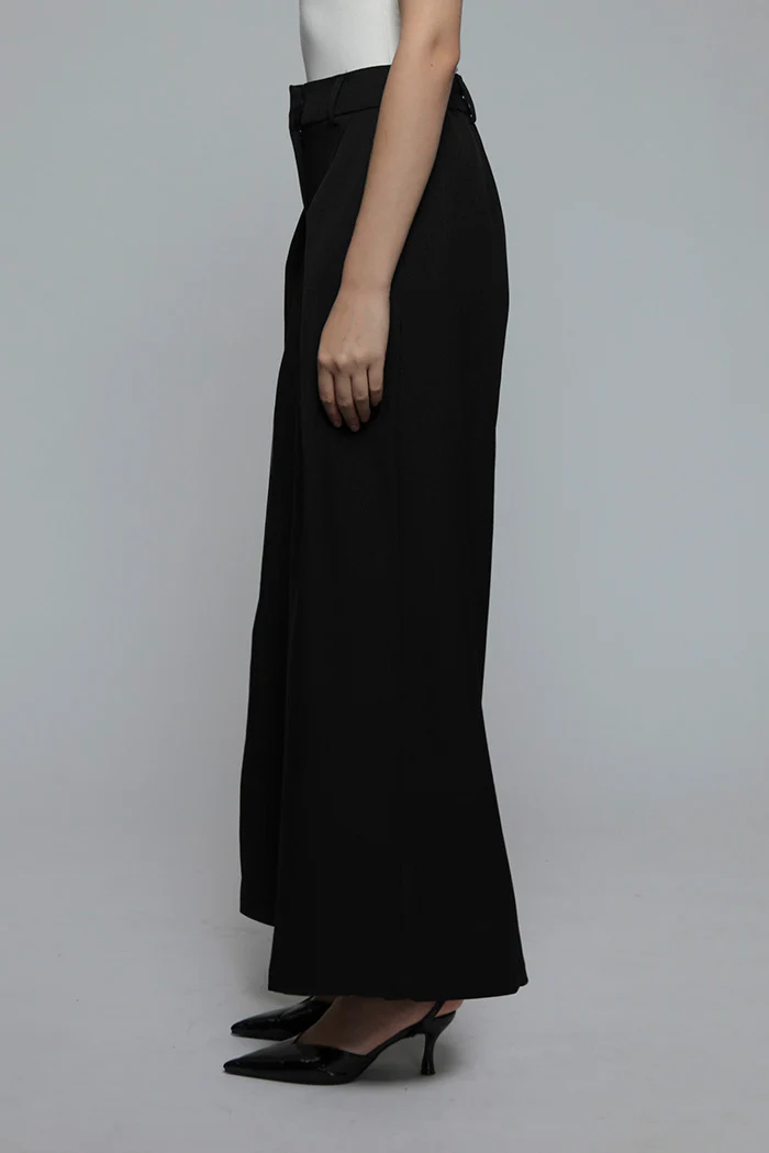 Black Folio - Image 3