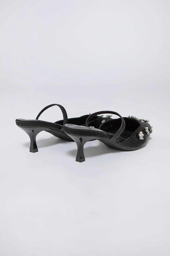 Black Noira - Image 4