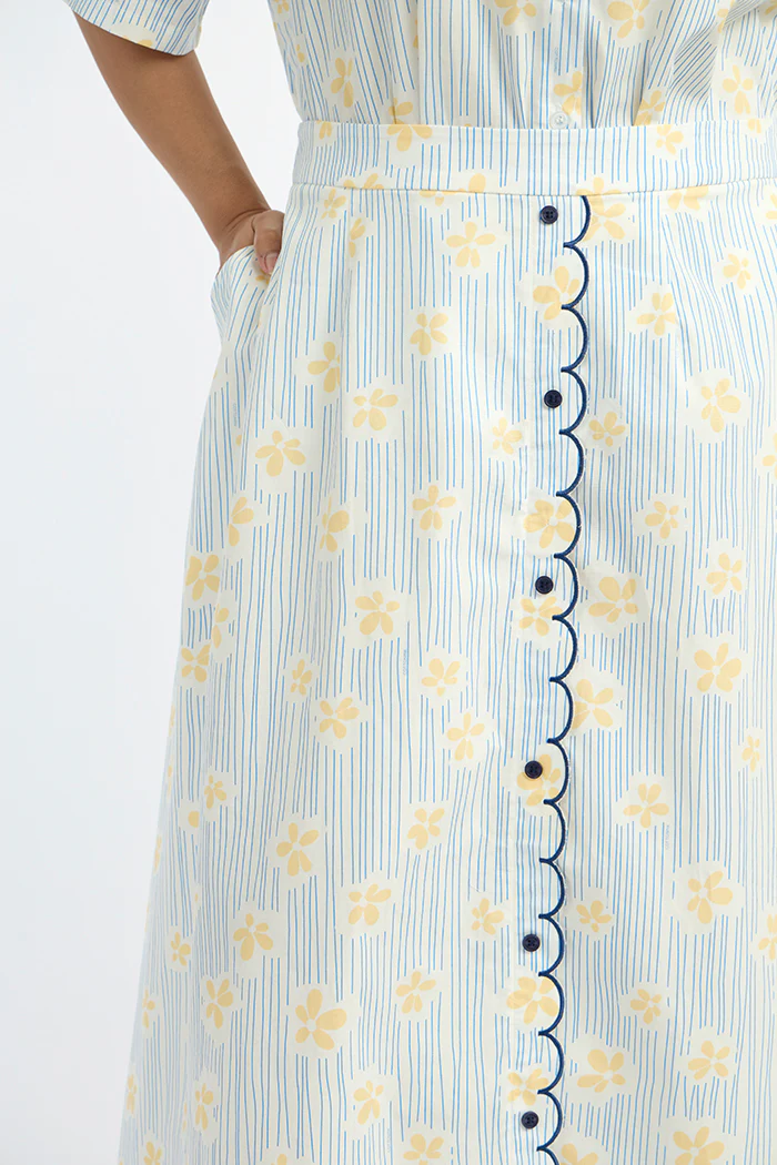 Blue Daisy Wells - Image 6