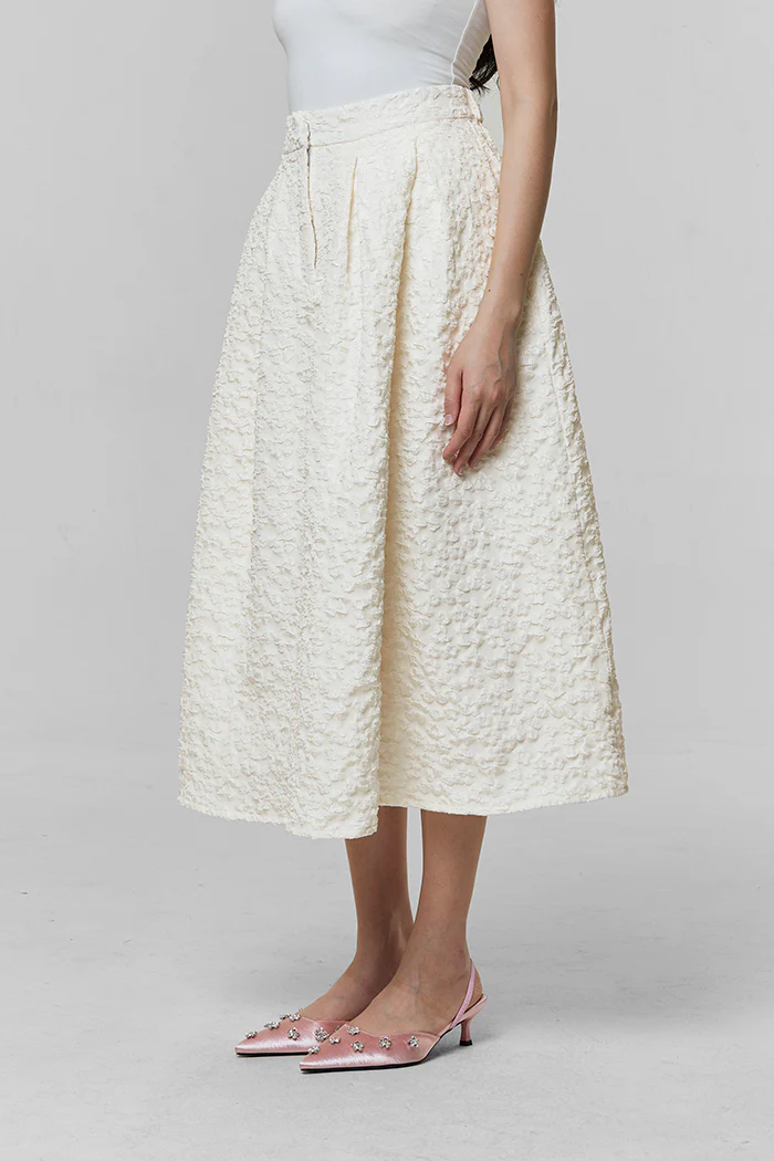 Cream Larna - Image 3