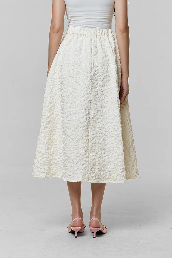 Cream Larna - Image 4