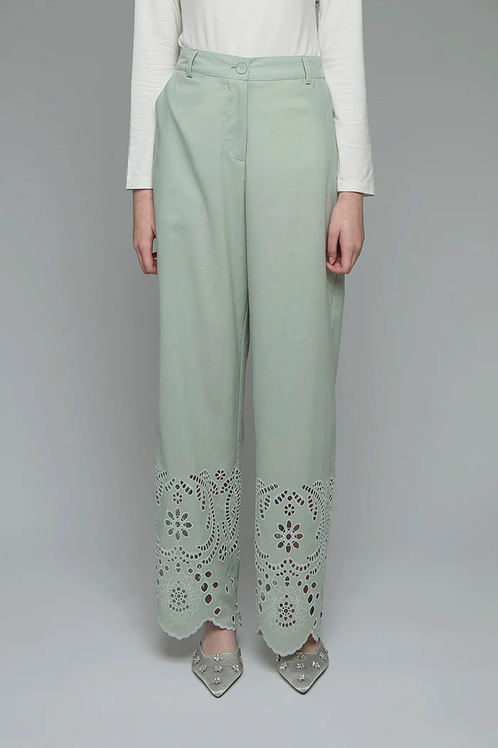 Green Embroidery Menna - Image 6
