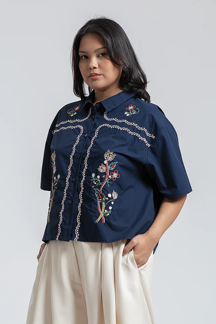 Navy Embroidery Amur - Image 3