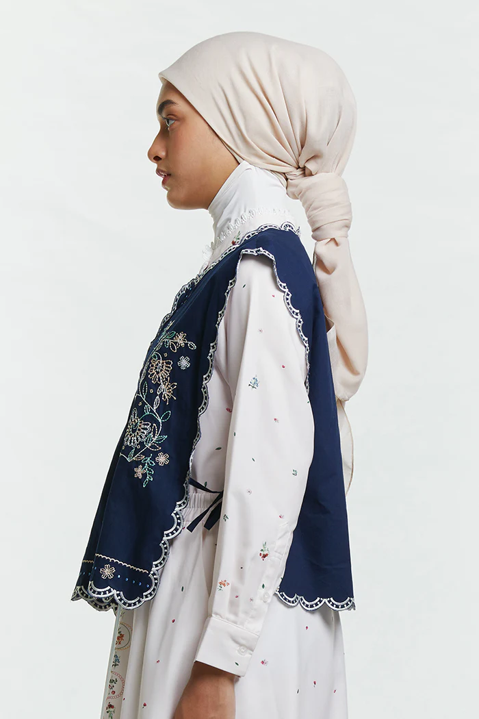 Navy Embroidery Sabya - Image 3