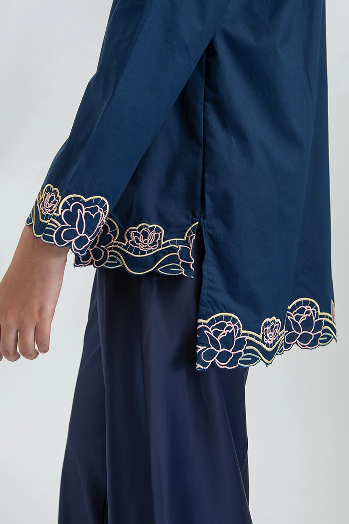 Navy Embroidery  Shazi - Image 6