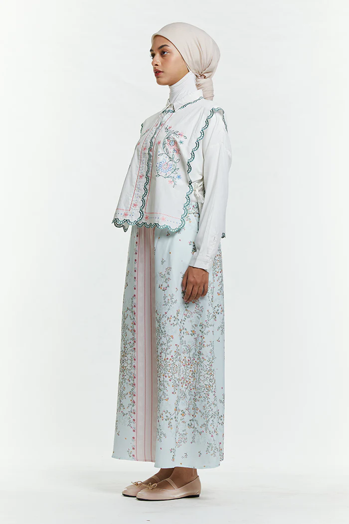 Off-white Embroidery Sabya - Defect Sale - Image 6