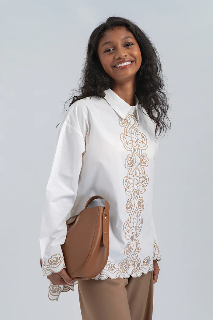 Off-white Embroidery Shazi - Image 3