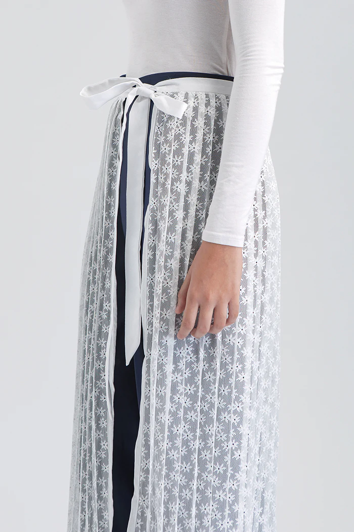 Off-white Floral Popla - Image 5